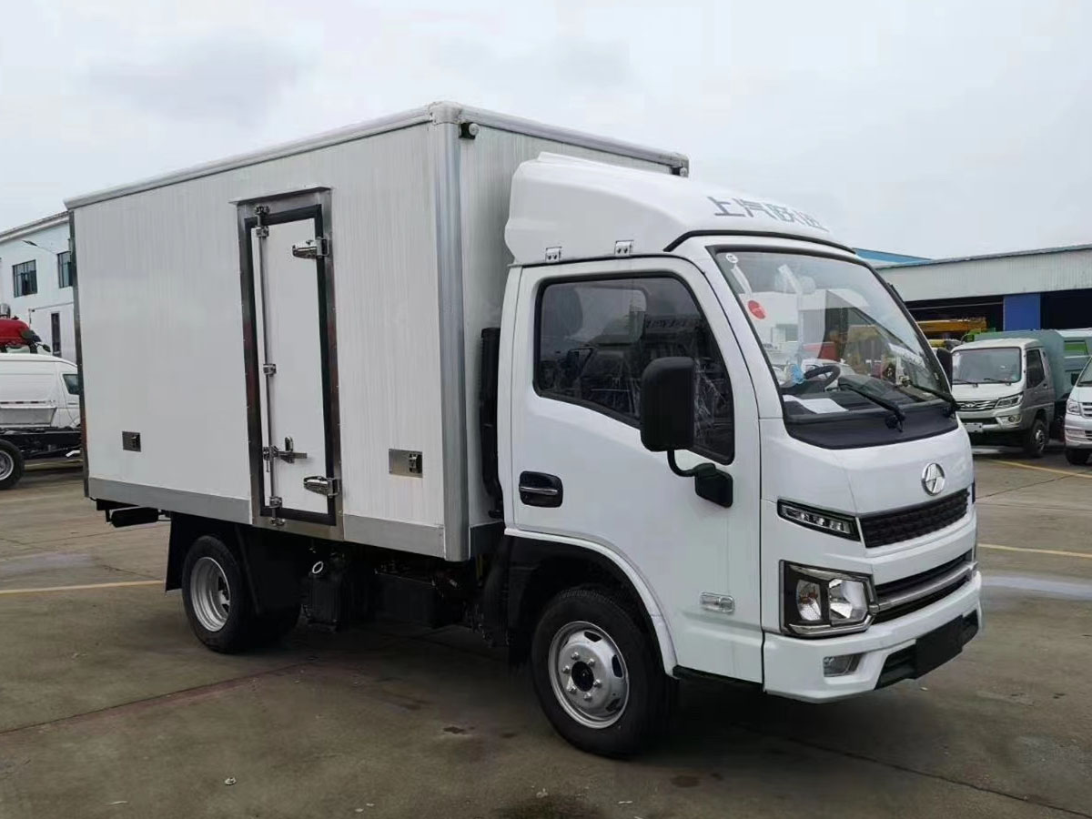 躍進(jìn)小福星S80柴油冷藏車