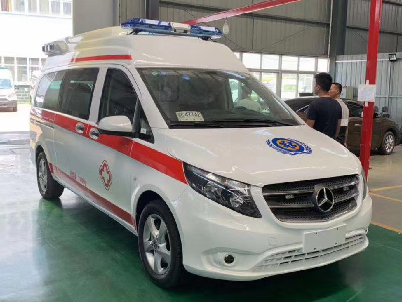 奔馳救護(hù)車(chē)